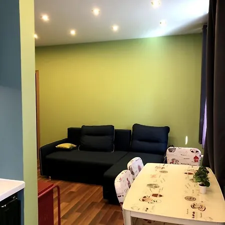 Green And Quiet City Center Apartment *